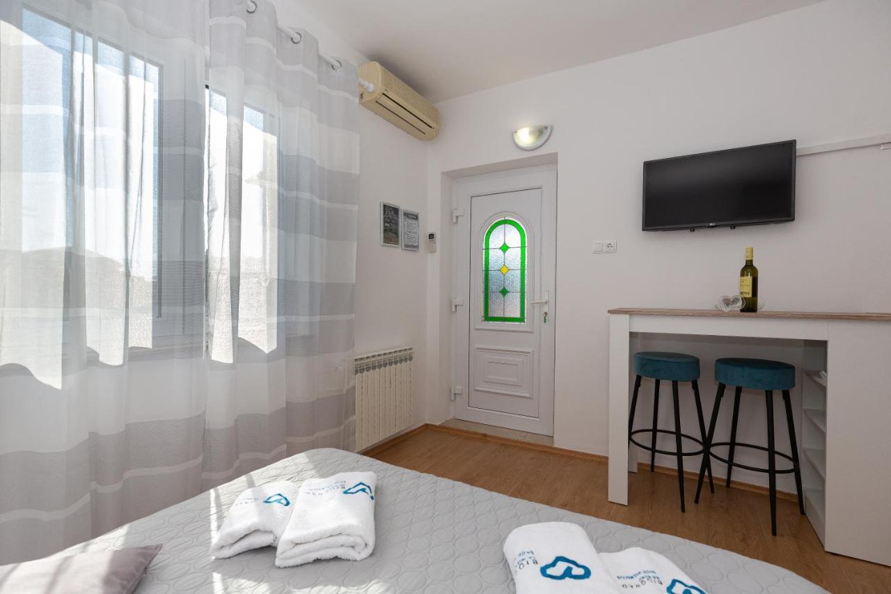 Apartments Tolic Biograd Na Moru Extérieur photo