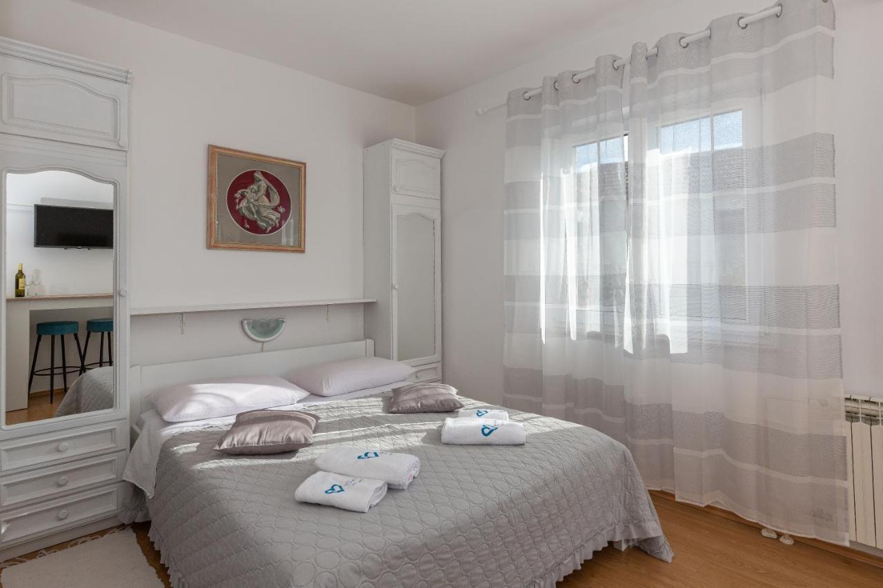 Apartments Tolic Biograd Na Moru Extérieur photo