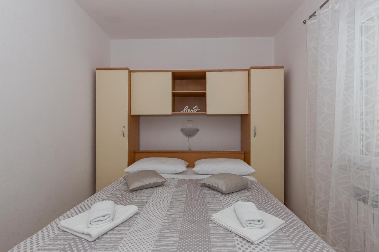 Apartments Tolic Biograd Na Moru Extérieur photo
