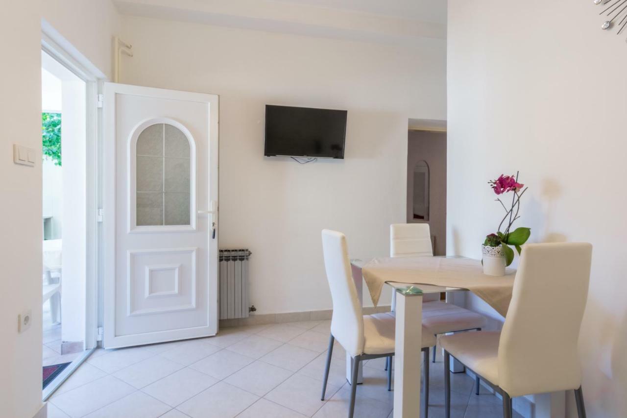 Apartments Tolic Biograd Na Moru Extérieur photo